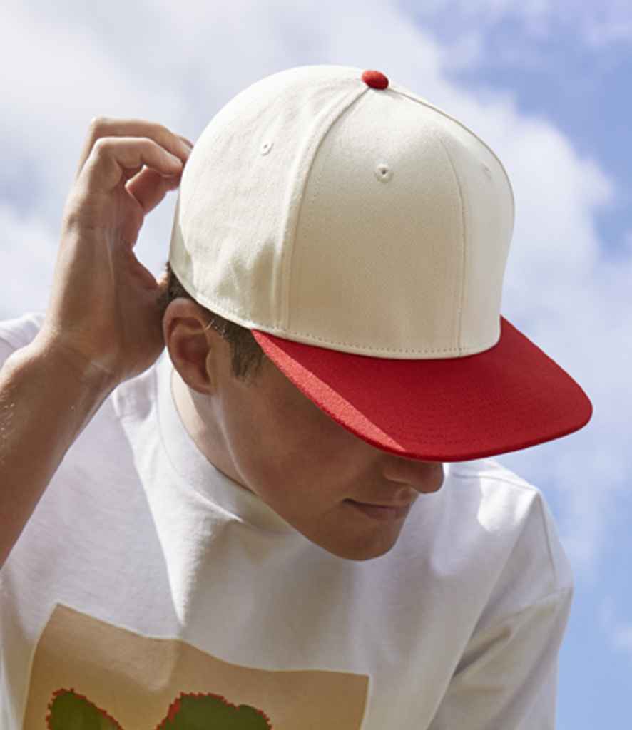 Beechfield Contrast Flat Peak 6 Panel Cap - Natural/Red (BB662)