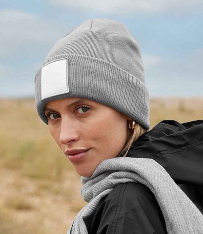 Beechfield Appliqué Patch Beanie - Ash/White (BB337R)