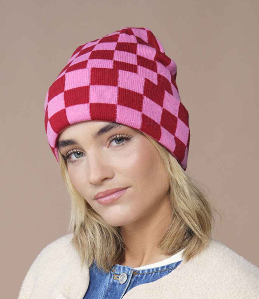 Beechfield Checkerboard Beanie - Classic Red/True Pink (BB531)