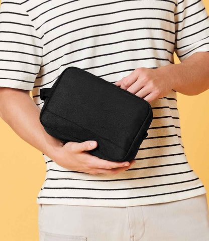 BagBase Recycled Essentials Wash Bag - Black (BG277)