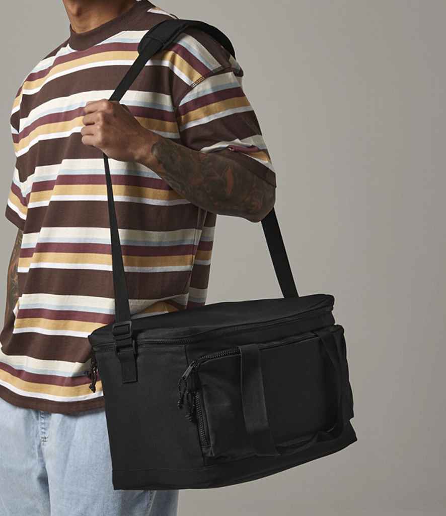 BagBase Recycled Large Cooler Shoulder Bag - Black (BG290)