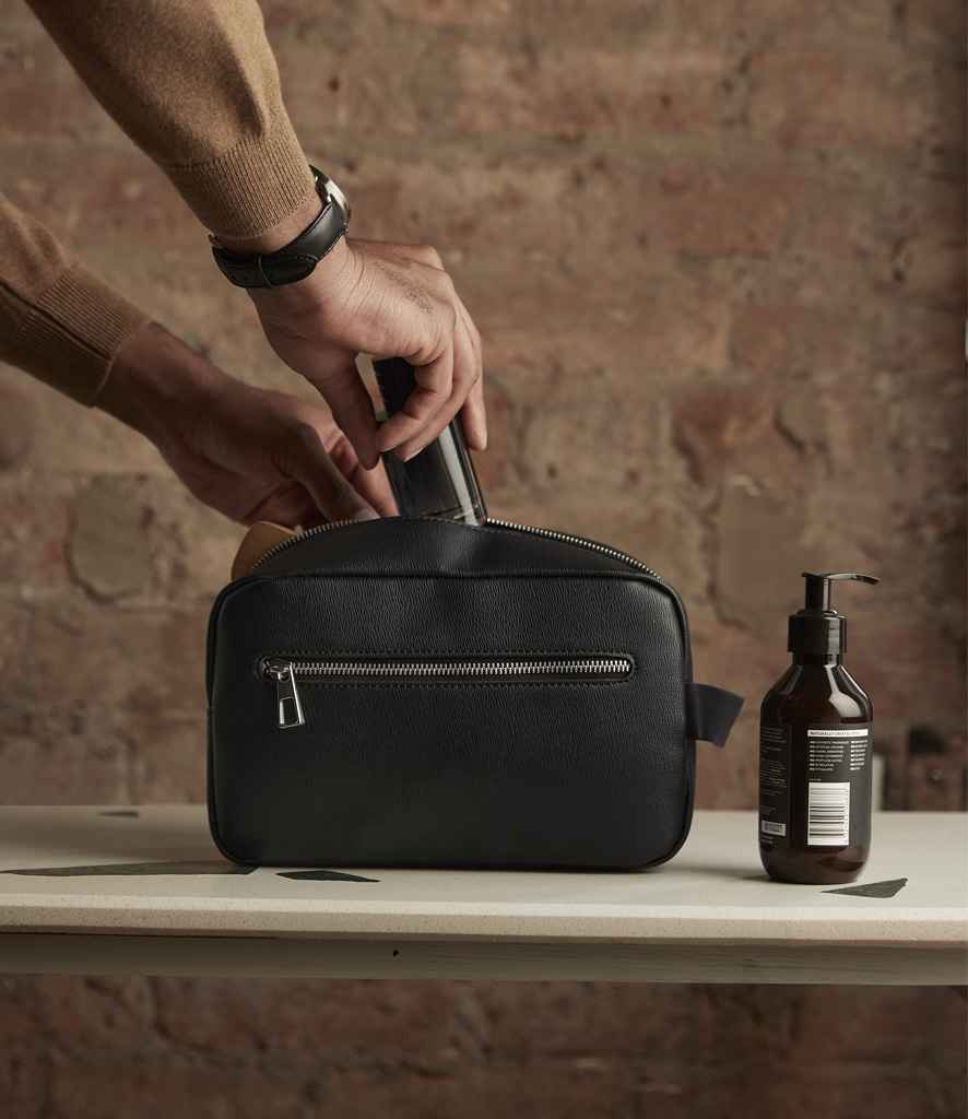 Quadra Tailored Luxe Wash Bag - Black (QD779)