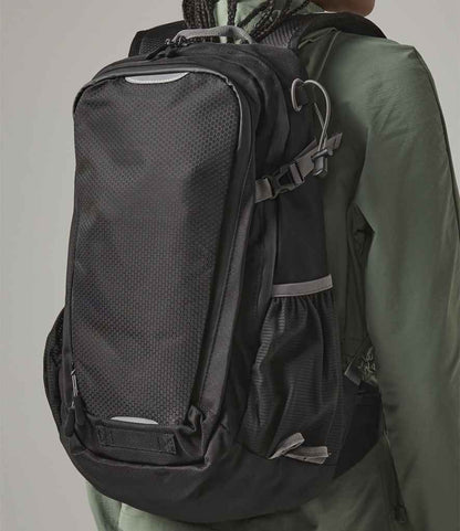 Quadra SLX 20 Litre Daypack - Black (QX520)