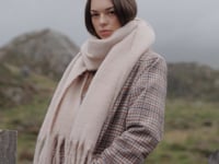 Beechfield Fluffy Scarf - Black (BB496R)